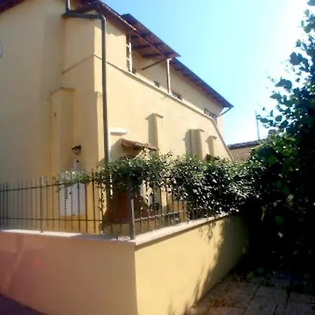 Leda'S Home-3